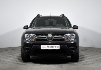 Подержанный автомобиль Renault Duster 2016 года (2 фото)