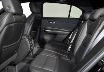 Подержанный автомобиль Cadillac XT4 2021 года (14 фото)