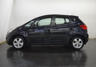 Подержанный автомобиль Kia Venga 2014 года (8 фото)