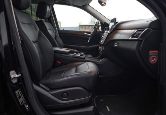 Подержанный автомобиль Mercedes-Benz GLE 2016 года (24 фото)