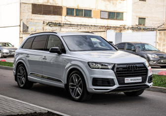 Подержанный автомобиль Audi Q7 2019 года (5 фото)