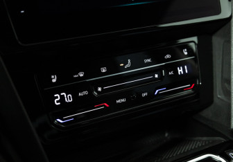 Подержанный автомобиль Volkswagen Passat Sedan 2020 года (18 фото)