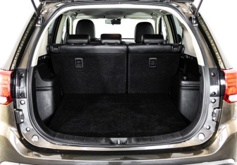 Подержанный автомобиль Mitsubishi Outlander 2016 года (20 фото)