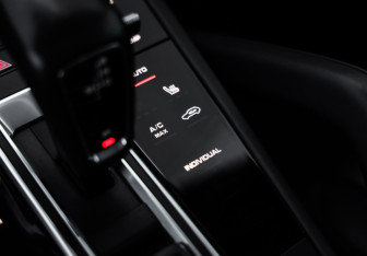 Подержанный автомобиль Porsche Cayenne 2019 года (21 фото)