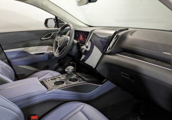 Новый Hongqi HS3 2025 (9 фото)