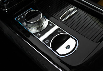 Подержанный автомобиль Jaguar XJ 2016 года (109 фото)