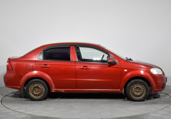 Подержанный автомобиль Chevrolet Aveo Sedan 2011 года (4 фото)