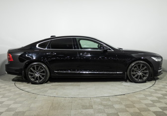 Подержанный автомобиль Volvo S90 2017 года (4 фото)