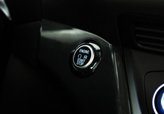 Подержанный автомобиль Ford Kuga 2017 года (17 фото)