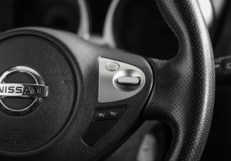 Подержанный автомобиль Nissan Juke 2012 года (12 фото)