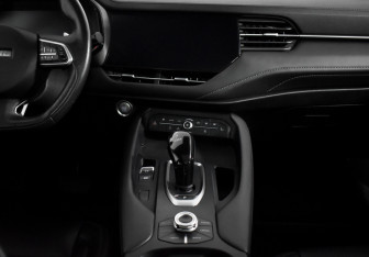 Подержанный автомобиль Haval F7 2021 года (14 фото)