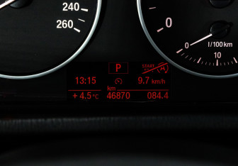 Подержанный автомобиль BMW X3 2012 года (22 фото)