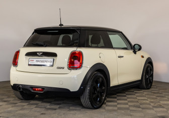 Подержанный автомобиль MINI Hatch 2017 года (5 фото)