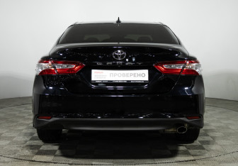 Подержанный автомобиль Toyota Camry Sedan 2021 года (6 фото)