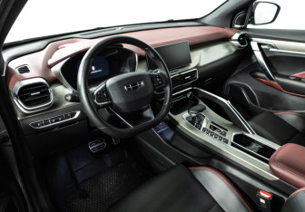 Подержанный автомобиль Geely Coolray 2023 года (11 фото)