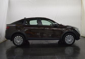 Подержанный автомобиль Renault Arkana 2019 года (4 фото)