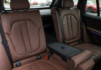 Подержанный автомобиль BMW X5 2021 года (31 фото)