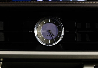 Подержанный автомобиль Lexus ES 2016 года (22 фото)