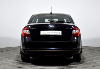 Подержанный автомобиль Skoda Rapid Liftback 2017 года (6 фото)