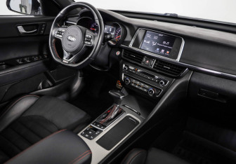 Подержанный автомобиль Kia Optima Sedan 2018 года (9 фото)