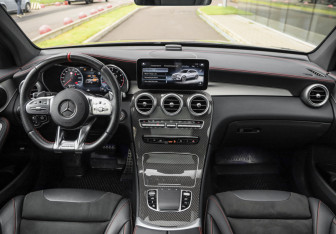 Подержанный автомобиль Mercedes-Benz GLC AMG 2021 года (14 фото)