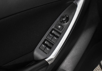 Подержанный автомобиль Mazda CX-5 2013 года (10 фото)