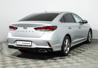 Подержанный автомобиль Hyundai Sonata 2018 года (5 фото)