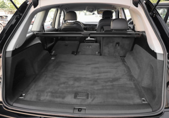Подержанный автомобиль Audi Q7 2019 года (37 фото)