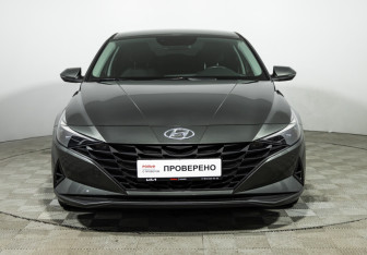 Подержанный автомобиль Hyundai Elantra Sedan 2020 года (2 фото)