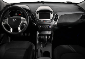 Подержанный автомобиль Hyundai ix35 2015 года (14 фото)