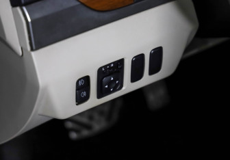 Подержанный автомобиль Mitsubishi Pajero 2007 года (19 фото)