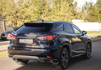 Подержанный автомобиль Lexus RX 2020 года (6 фото)