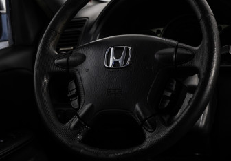 Подержанный автомобиль Honda CR-V 2005 года (11 фото)