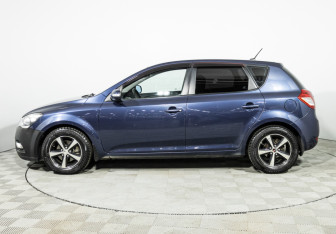 Подержанный автомобиль Kia Ceed Hatchback 2011 года (8 фото)