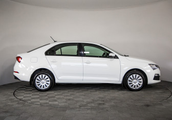 Подержанный автомобиль Skoda Rapid Liftback 2020 года (4 фото)