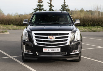 Подержанный автомобиль Cadillac Escalade Suv 2017 года (3 фото)