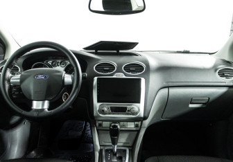 Подержанный автомобиль Ford Focus Sedan 2008 года (13 фото)