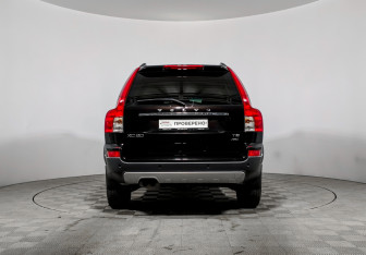 Подержанный автомобиль Volvo XC90 2011 года (6 фото)