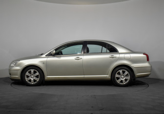 Подержанный автомобиль Toyota Avensis Sedan 2006 года (8 фото)