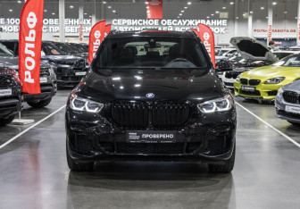 Подержанный автомобиль BMW X5 2022 года (3 фото)