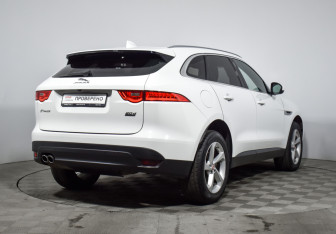 Подержанный автомобиль Jaguar F-Pace 2019 года (5 фото)