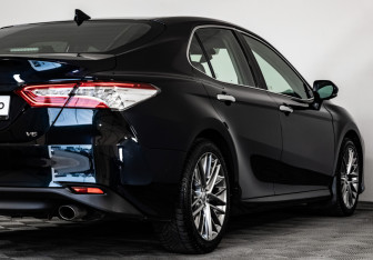 Подержанный автомобиль Toyota Camry Sedan 2020 года (7 фото)