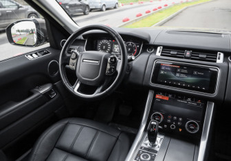 Подержанный автомобиль Land Rover Range Rover Sport 2018 года (12 фото)