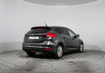 Подержанный автомобиль Ford Focus Sedan 2019 года (5 фото)