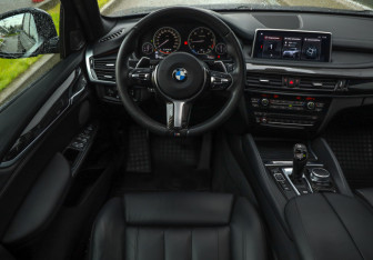 Подержанный автомобиль BMW X5 2016 года (12 фото)