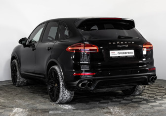 Подержанный автомобиль Porsche Cayenne 2014 года (9 фото)