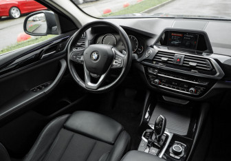 Подержанный автомобиль BMW X4 2019 года (13 фото)
