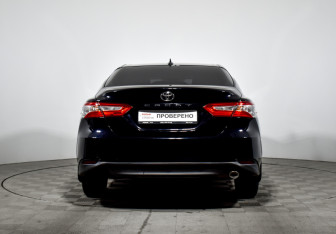 Подержанный автомобиль Toyota Camry Sedan 2020 года (6 фото)