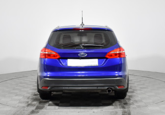 Подержанный автомобиль Ford Focus Wagon 2018 года (6 фото)