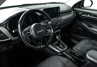 Подержанный автомобиль Kia Seltos 2021 года (12 фото)